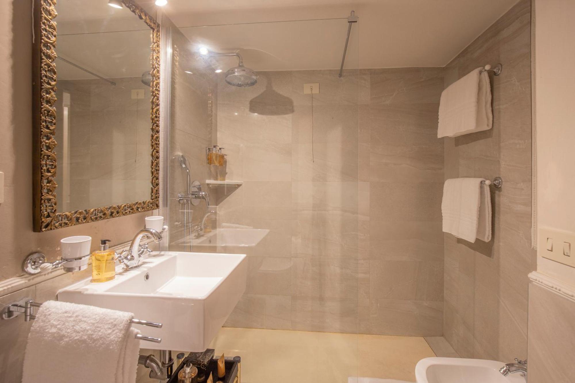 Guest house Corte Realdi Piazza Erbe 3*